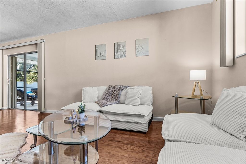 Image 27 of property listing at 3730 SE 3rd AVE, Cape Coral, FL 33904