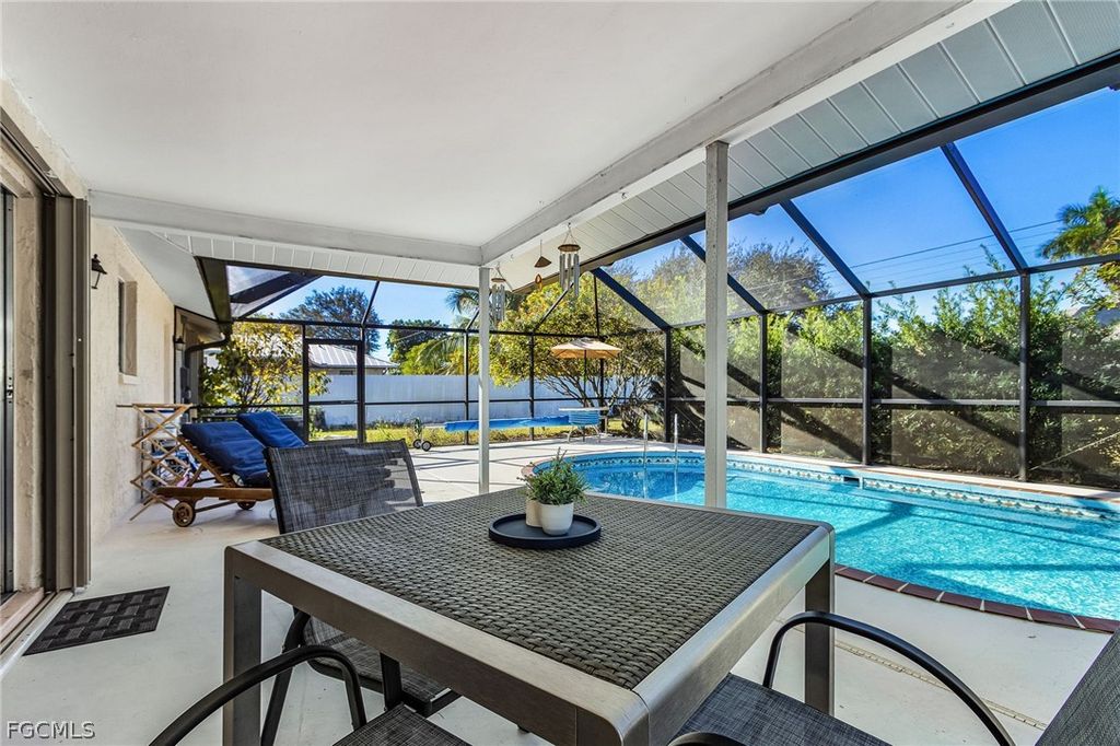 Image 30 of property listing at 3730 SE 3rd AVE, Cape Coral, FL 33904