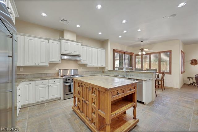 651 Du Fort Avenue, Henderson, NV 89002
