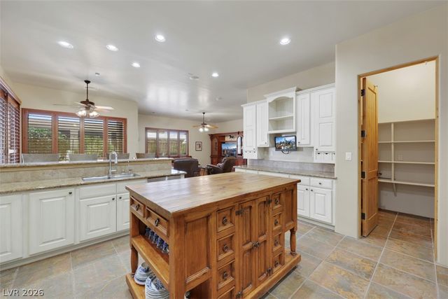 651 Du Fort Avenue, Henderson, NV 89002