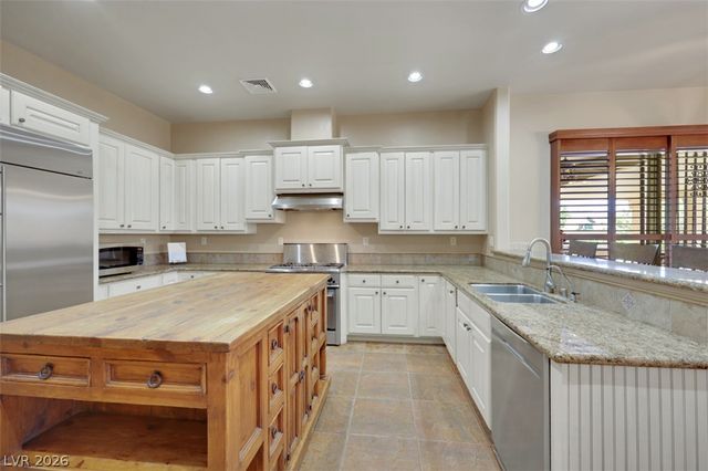651 Du Fort Avenue, Henderson, NV 89002
