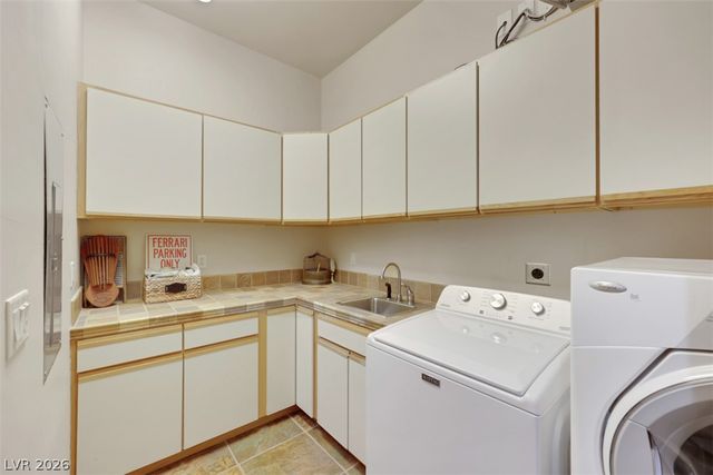 651 Du Fort Avenue, Henderson, NV 89002