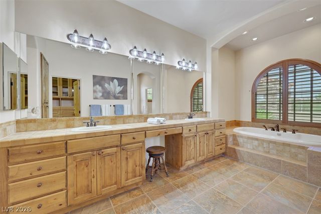 651 Du Fort Avenue, Henderson, NV 89002