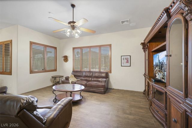 651 Du Fort Avenue, Henderson, NV 89002