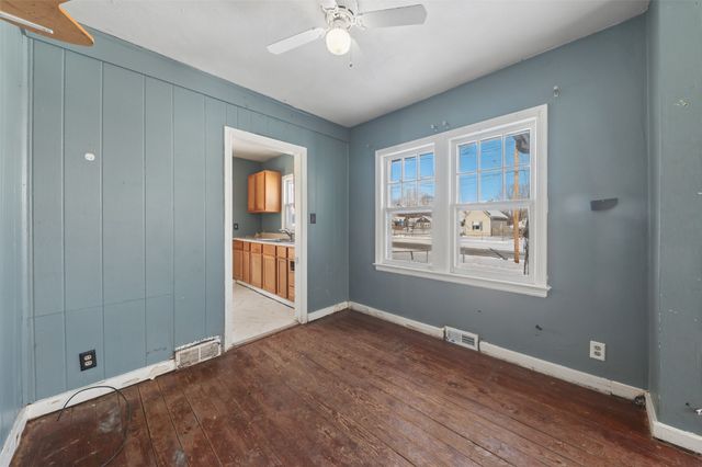 1807 E Walnut Street, Des Moines, IA 50316