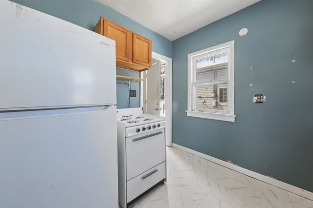 1807 E Walnut Street, Des Moines, IA 50316