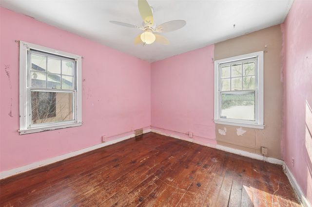 1807 E Walnut Street, Des Moines, IA 50316