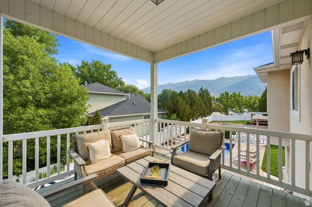 557 E WARM DR, Kaysville, UT 84037