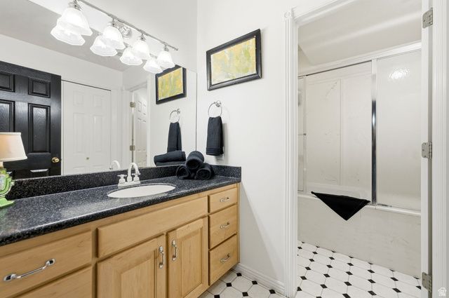 557 E WARM DR, Kaysville, UT 84037