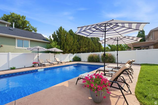557 E WARM DR, Kaysville, UT 84037