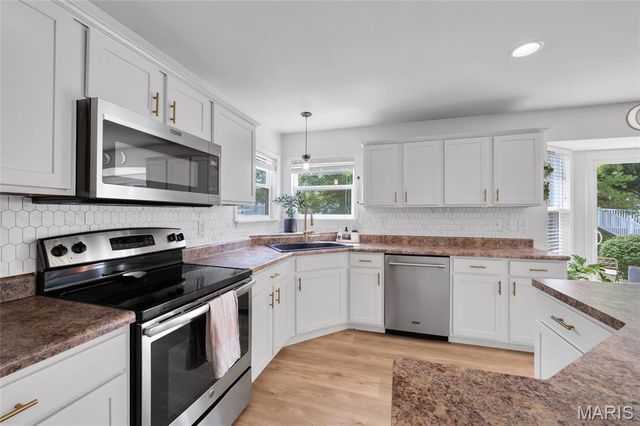 202 Wyndtrace Court, Lake St Louis, MO 63367