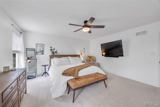 202 Wyndtrace Court, Lake St Louis, MO 63367