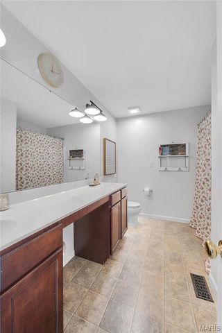 202 Wyndtrace Court, Lake St Louis, MO 63367