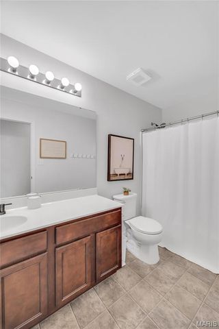 202 Wyndtrace Court, Lake St Louis, MO 63367