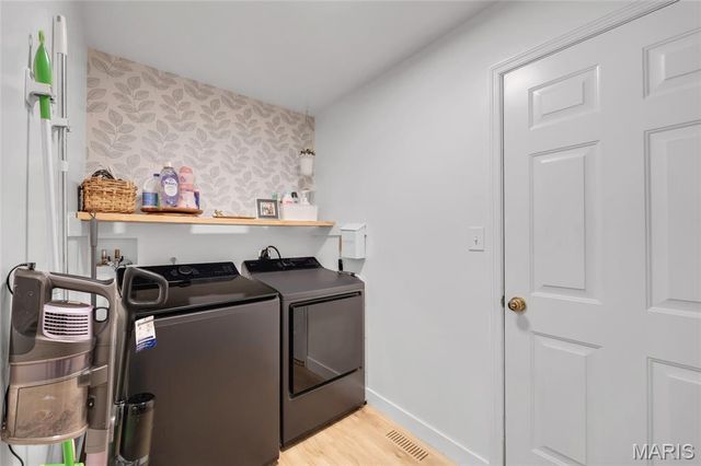 202 Wyndtrace Court, Lake St Louis, MO 63367