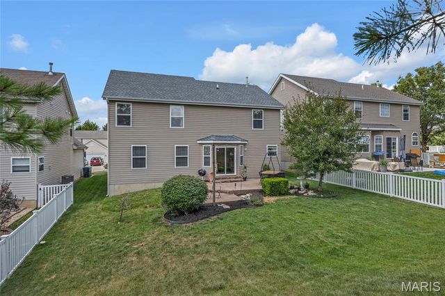 202 Wyndtrace Court, Lake St Louis, MO 63367