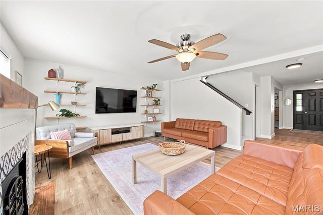 202 Wyndtrace Court, Lake St Louis, MO 63367