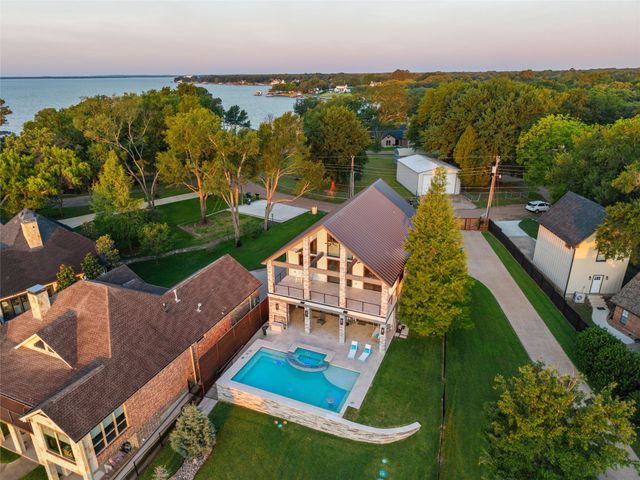 158 Surls Drive, Mabank, TX 75156