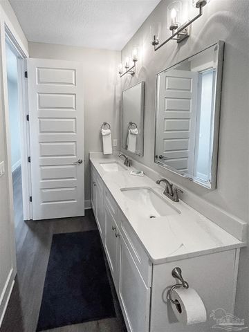 241 N H St, Pensacola, FL 32502