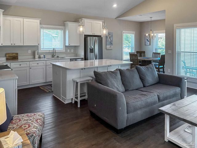 241 N H St, Pensacola, FL 32502