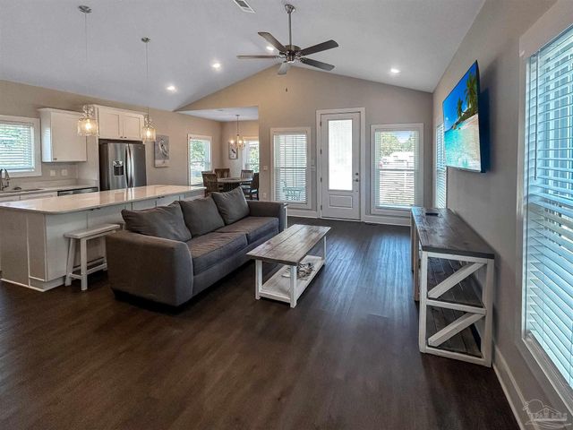 241 N H St, Pensacola, FL 32502