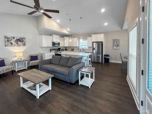 241 N H St, Pensacola, FL 32502