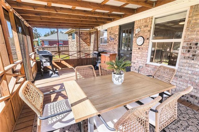 19870 Southfield Drive, Robertsdale, AL 36567