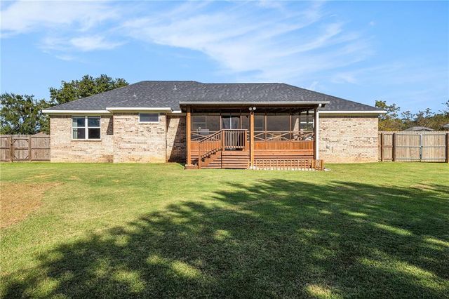 19870 Southfield Drive, Robertsdale, AL 36567