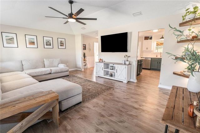 19870 Southfield Drive, Robertsdale, AL 36567