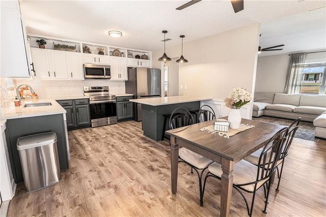 19870 Southfield Drive, Robertsdale, AL 36567