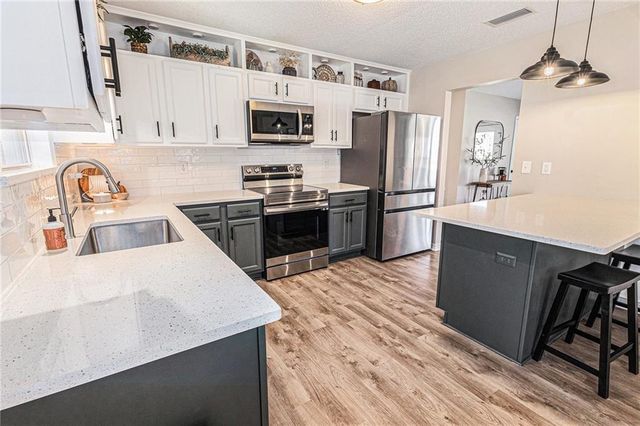 19870 Southfield Drive, Robertsdale, AL 36567