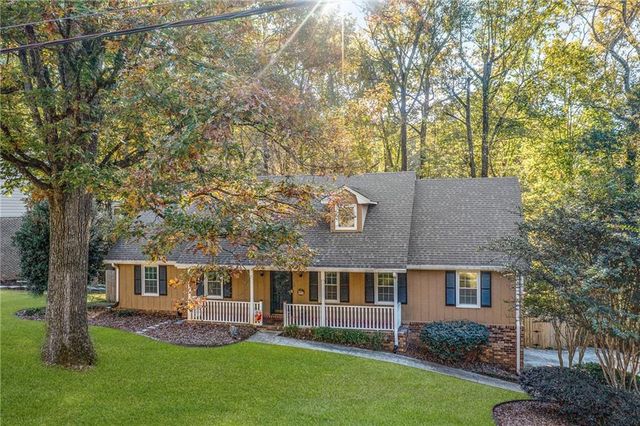 445 Bruce SW Way, Lilburn, GA 30047