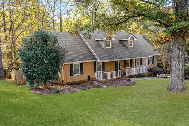 445 Bruce SW Way, Lilburn, GA 30047