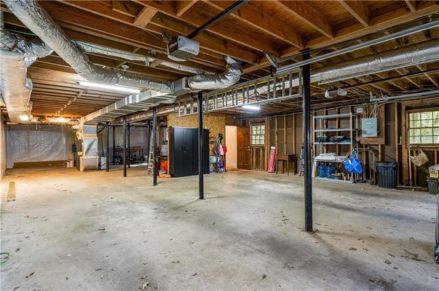 445 Bruce SW Way, Lilburn, GA 30047