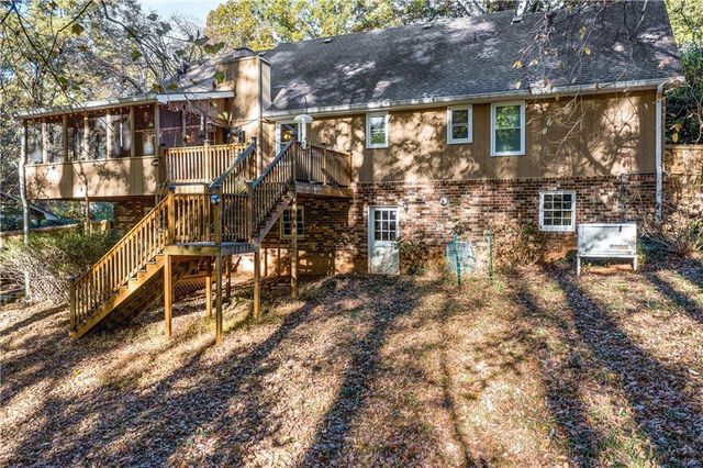 445 Bruce SW Way, Lilburn, GA 30047
