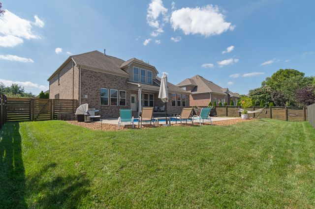 1023 Brixworth Dr, Thompsons Station, TN 37179