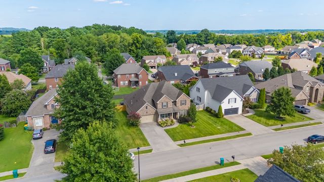 1023 Brixworth Dr, Thompsons Station, TN 37179