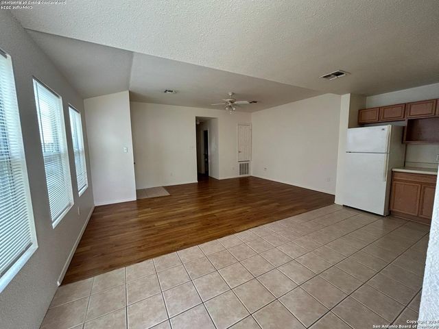 4409 Terra Summit Rd, San Antonio, TX 78233