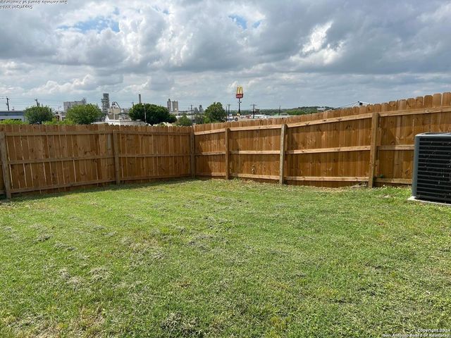 4409 Terra Summit Rd, San Antonio, TX 78233