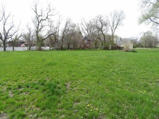 Newell, Waterloo, IA 50703