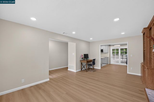 1325 Belfair Dr, Pinole, CA 94564