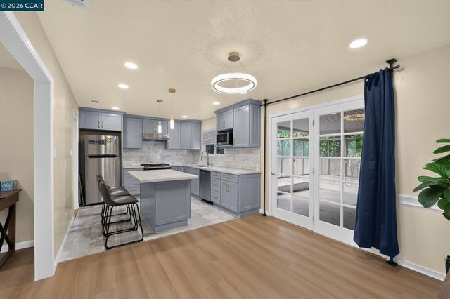1325 Belfair Dr, Pinole, CA 94564