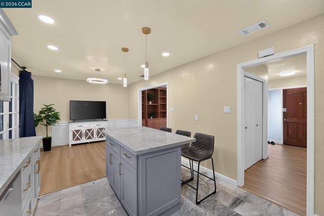 1325 Belfair Dr, Pinole, CA 94564