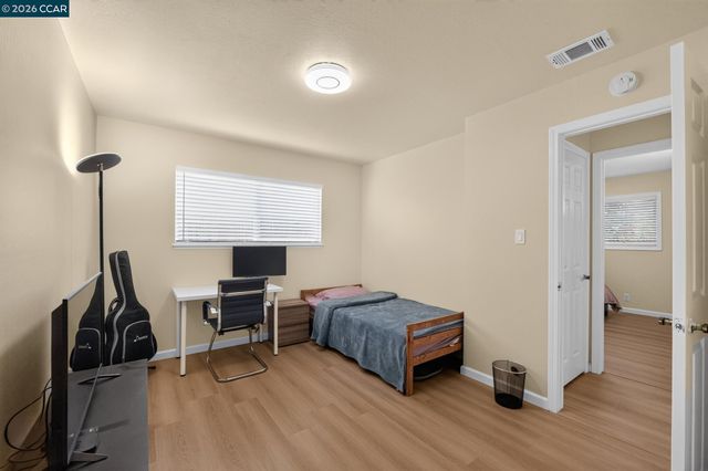 1325 Belfair Dr, Pinole, CA 94564