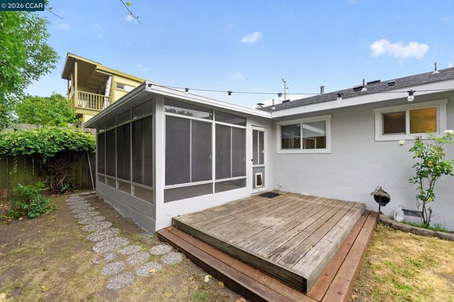 1325 Belfair Dr, Pinole, CA 94564