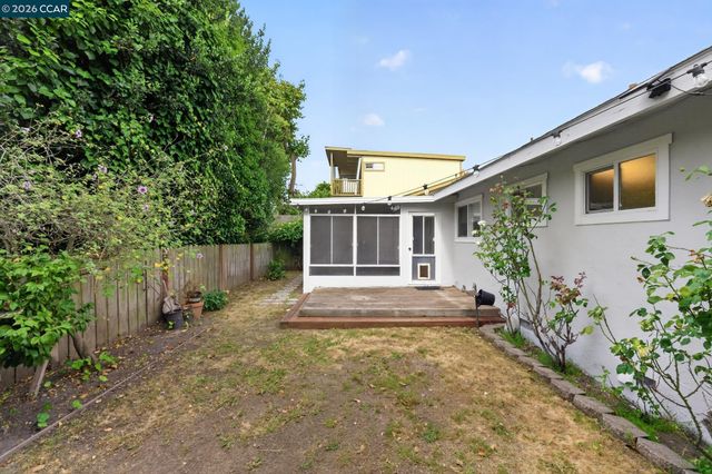 1325 Belfair Dr, Pinole, CA 94564