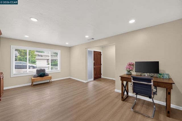 1325 Belfair Dr, Pinole, CA 94564