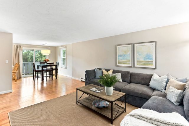 354 Twin Lakes Dr 354, Halifax, MA 02338