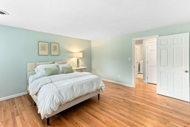 354 Twin Lakes Dr 354, Halifax, MA 02338