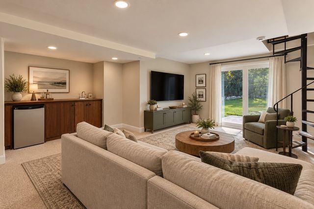 354 Twin Lakes Dr 354, Halifax, MA 02338